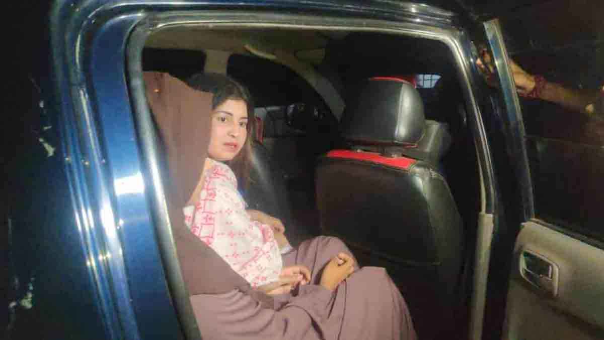 আলোচিত সেই ‘ক্রিম আপা’ গ্রেফতার